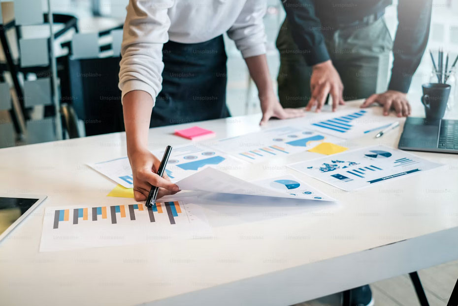 Planificación y modelado de estructuras con enfoque técnico en planos, método de diseño y materiales premium